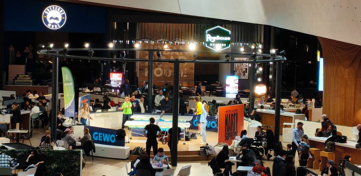 Grande evento corporate con ping pong e animazione